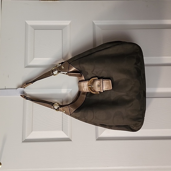 Coach Hobo Purse - Picture 5 of 7